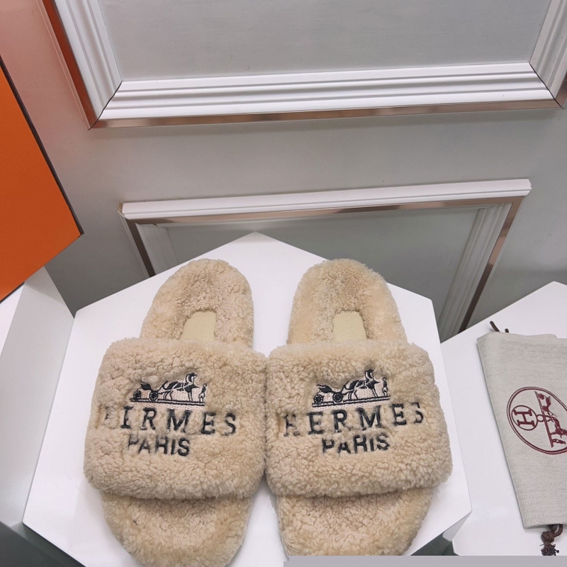 H**mes slippers